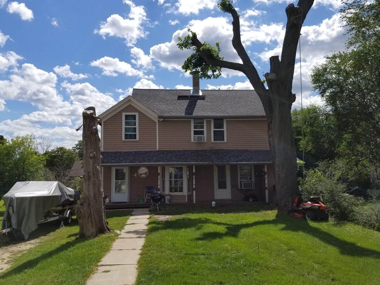 621 Mccolm St - Photo 1