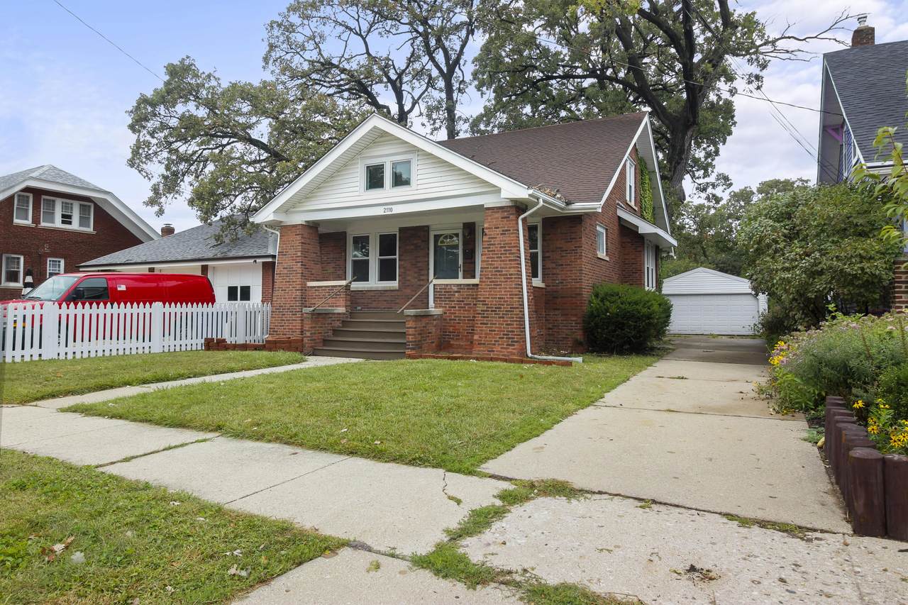 2110 73rd St - Photo 1