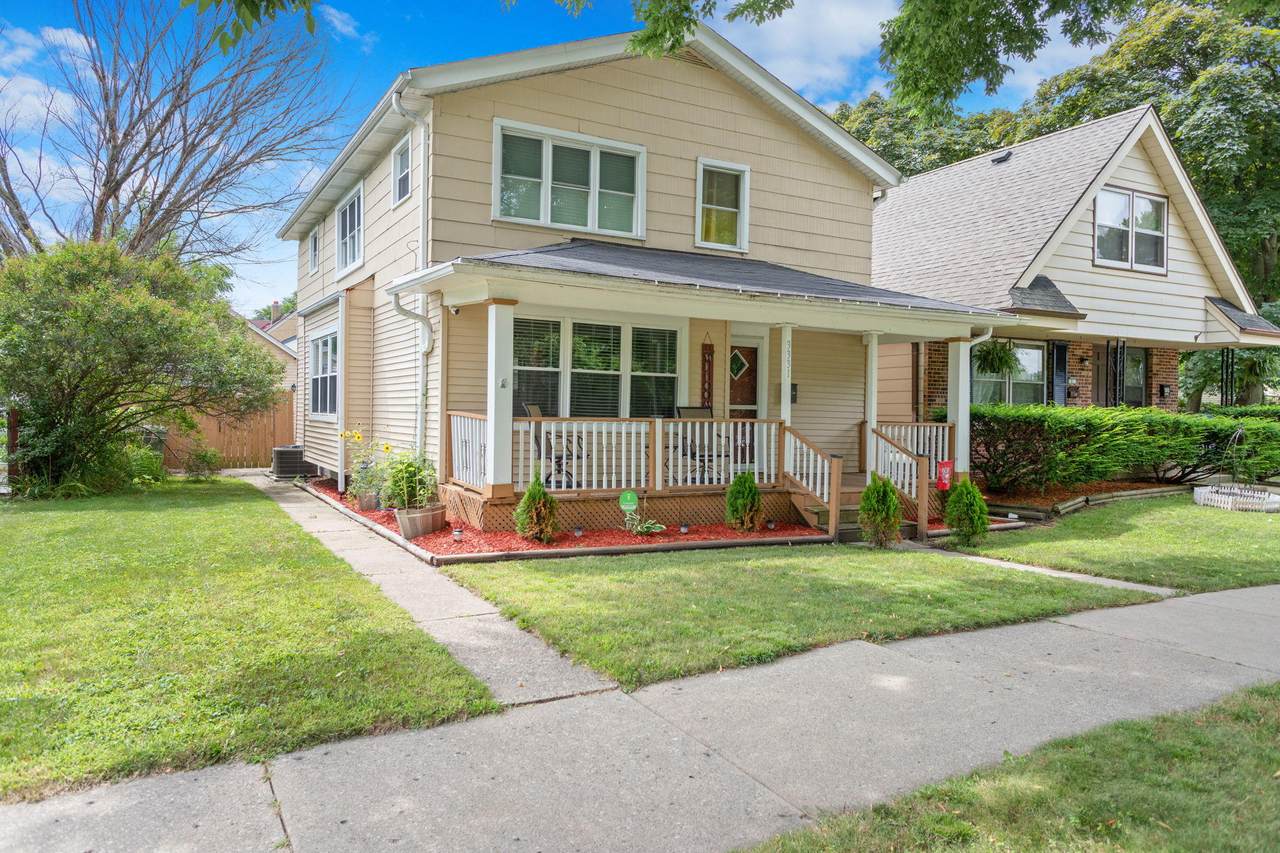 3331 Manitoba St - Photo 1