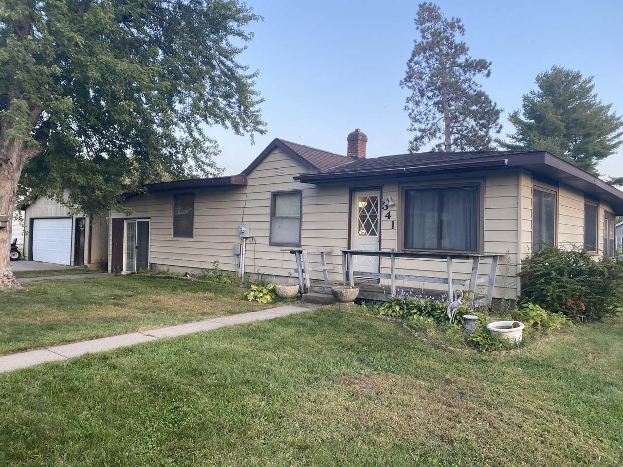 341 W 17th St - Photo 1