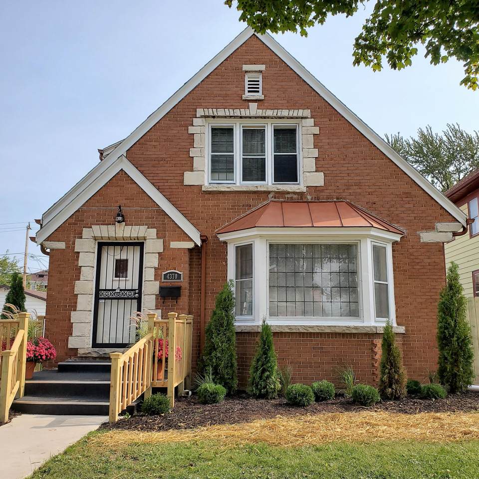 4370 29th St - Photo 1