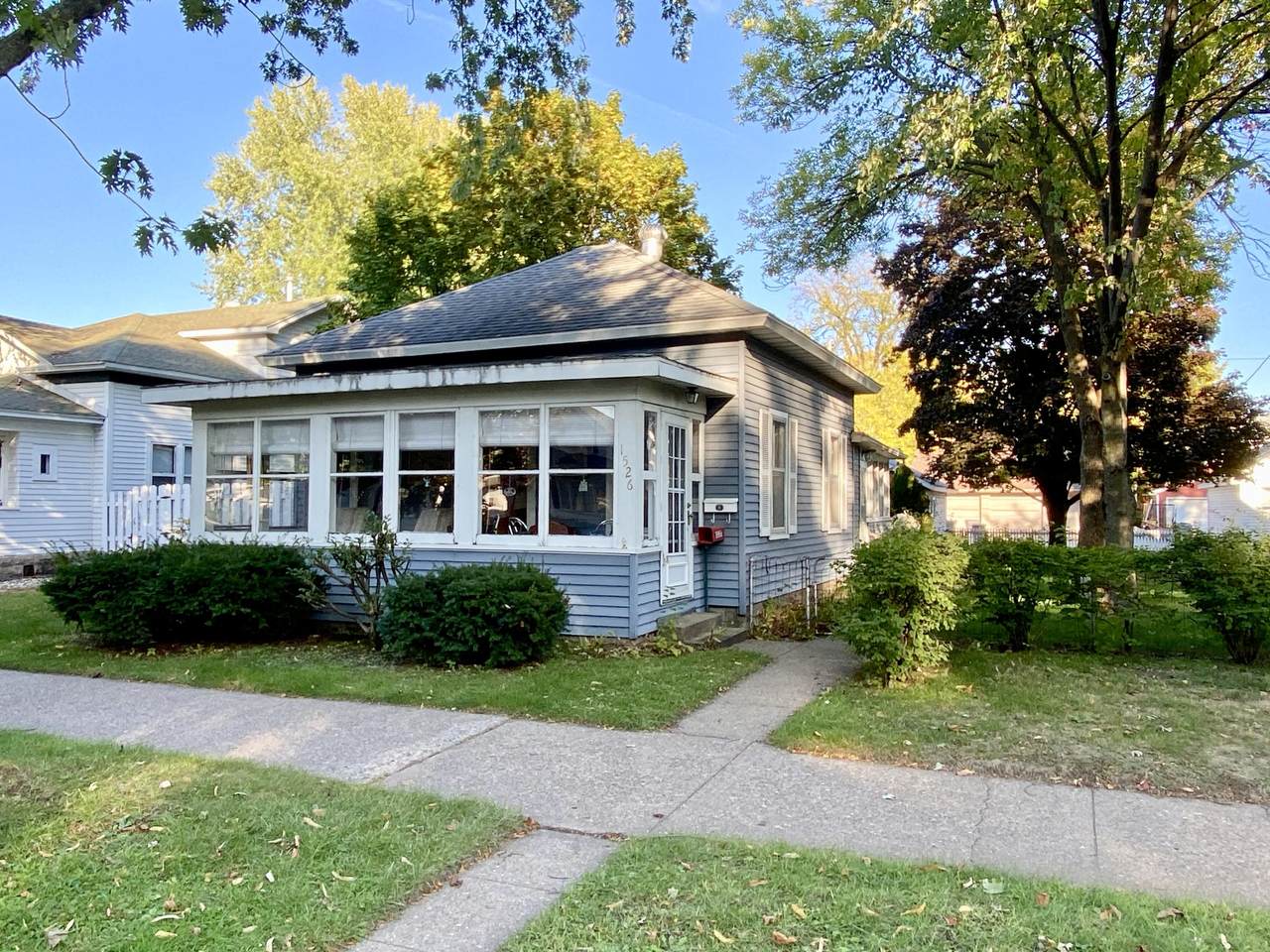 1526 Charles St - Photo 1