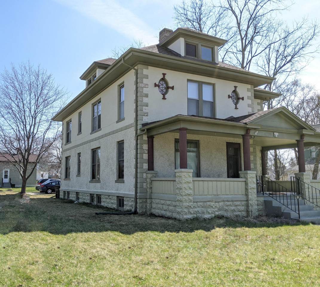 1906 Division St - Photo 1