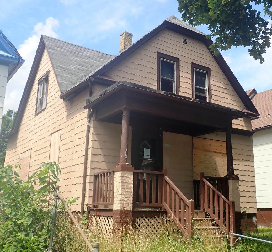 3051 22nd St - Photo 1
