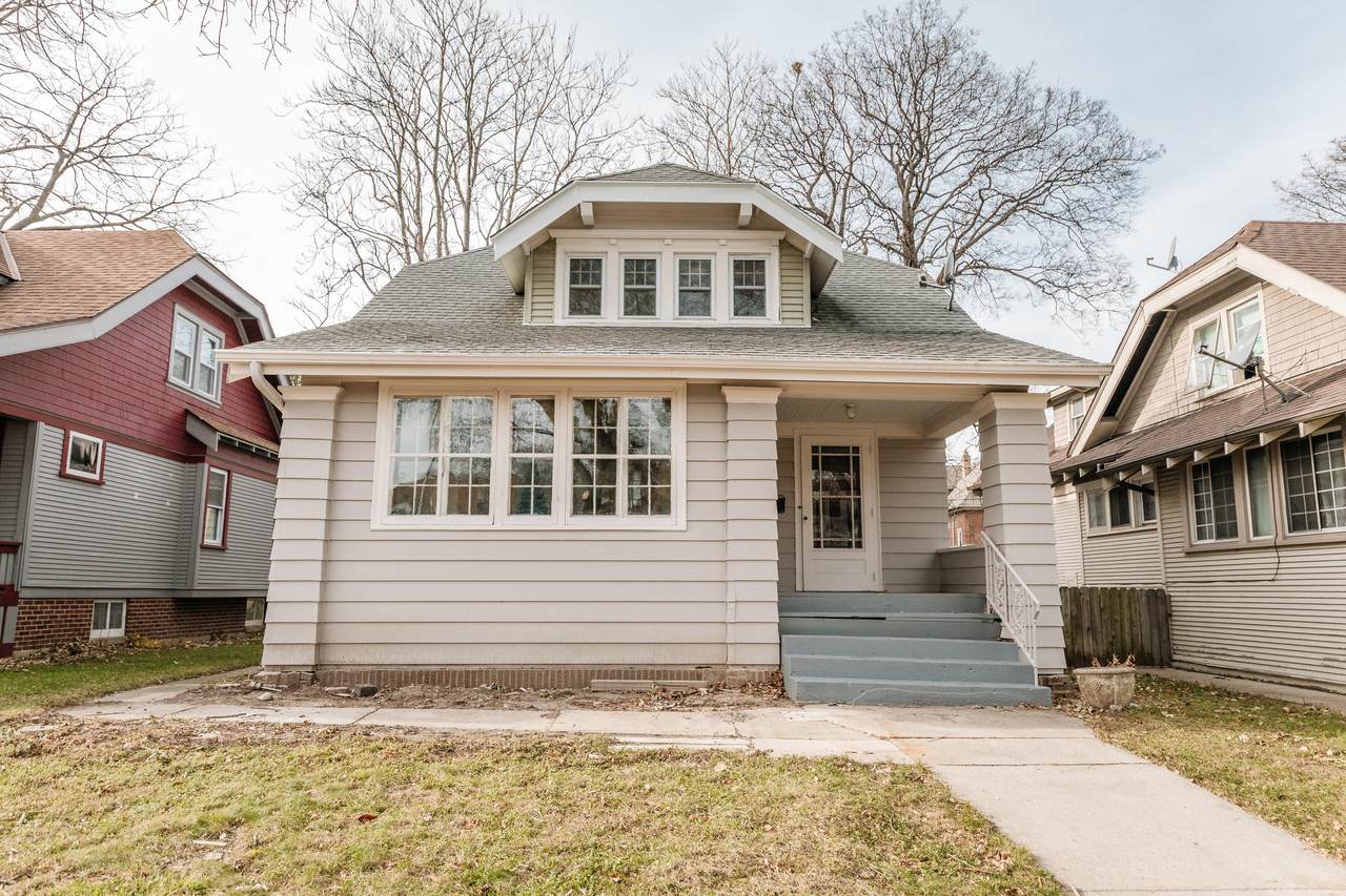 2547 48th St - Photo 1