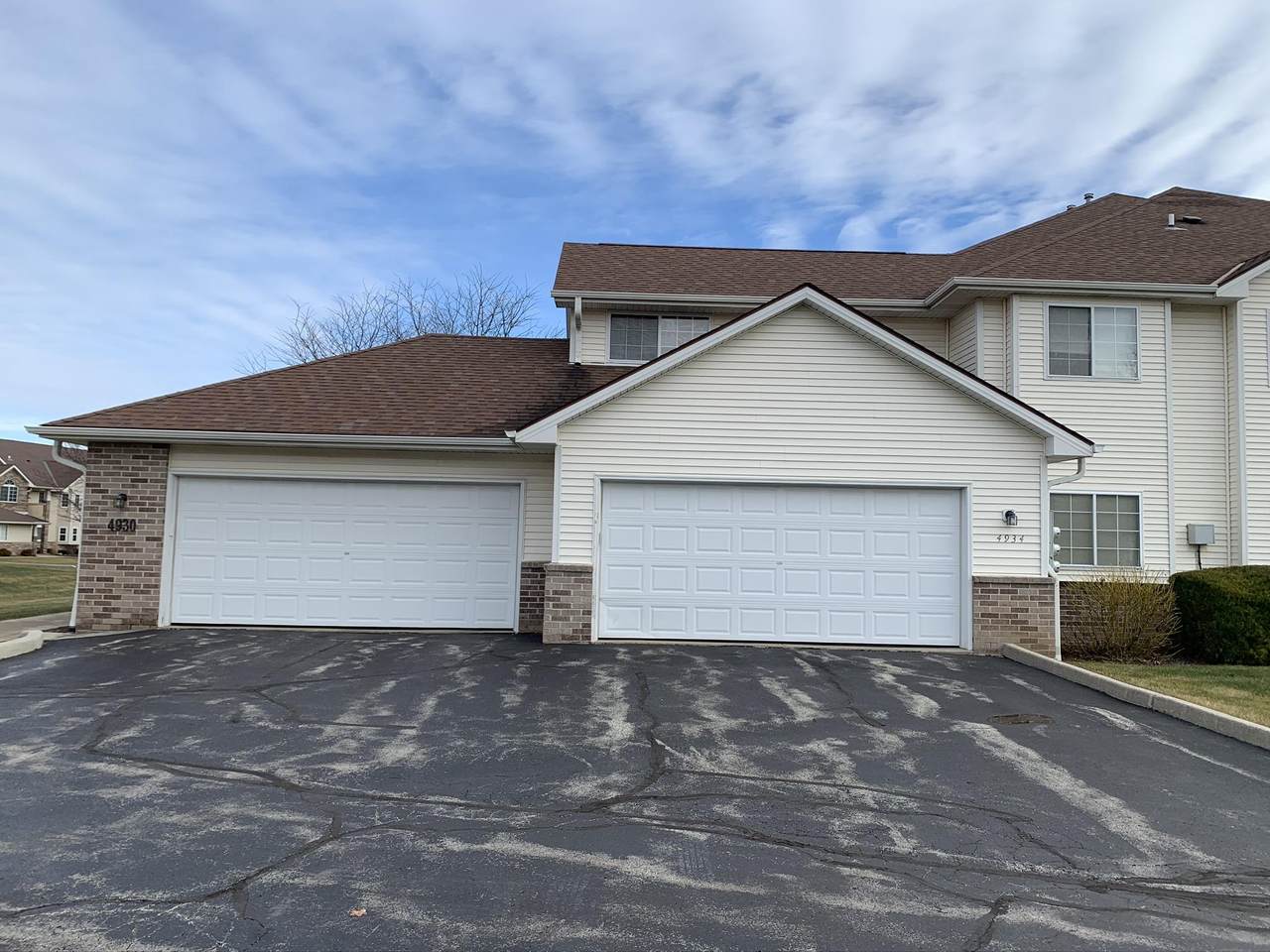 4930 Maple Leaf Cir - Photo 1