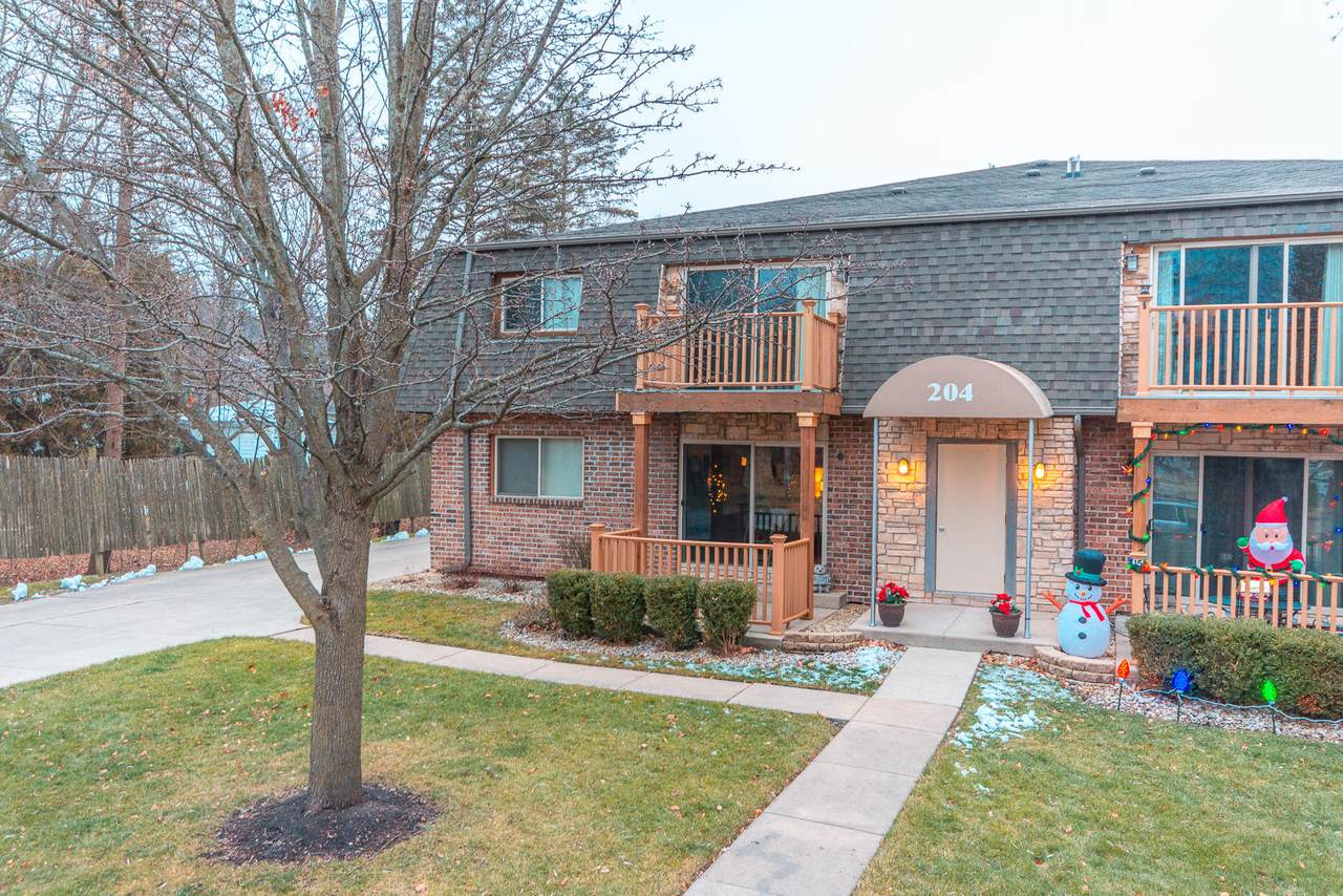 204 Elmhurst Ct - Photo 1