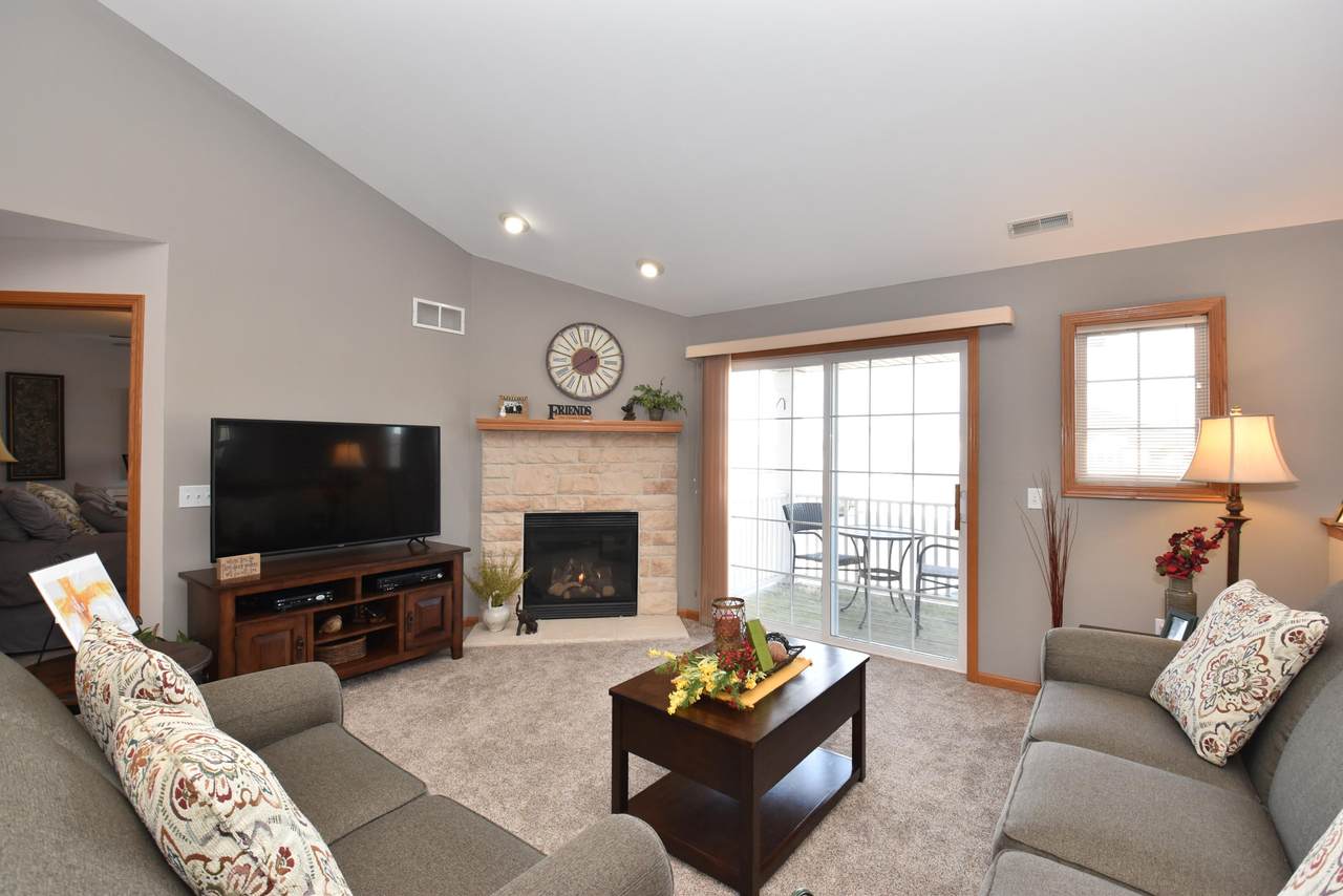 1742 Summerfield Way - Photo 1