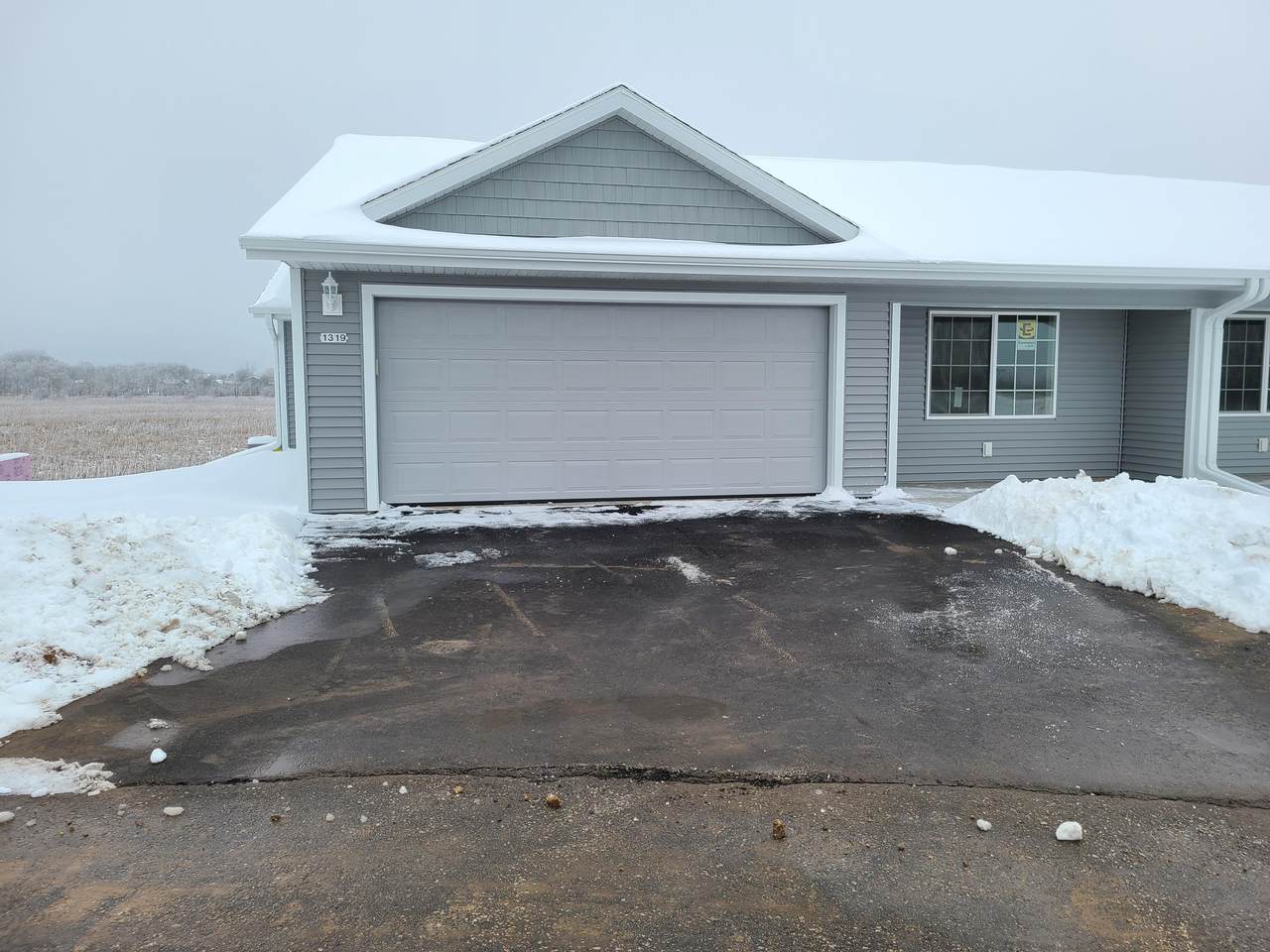 1319 Wilson Ave - Photo 1