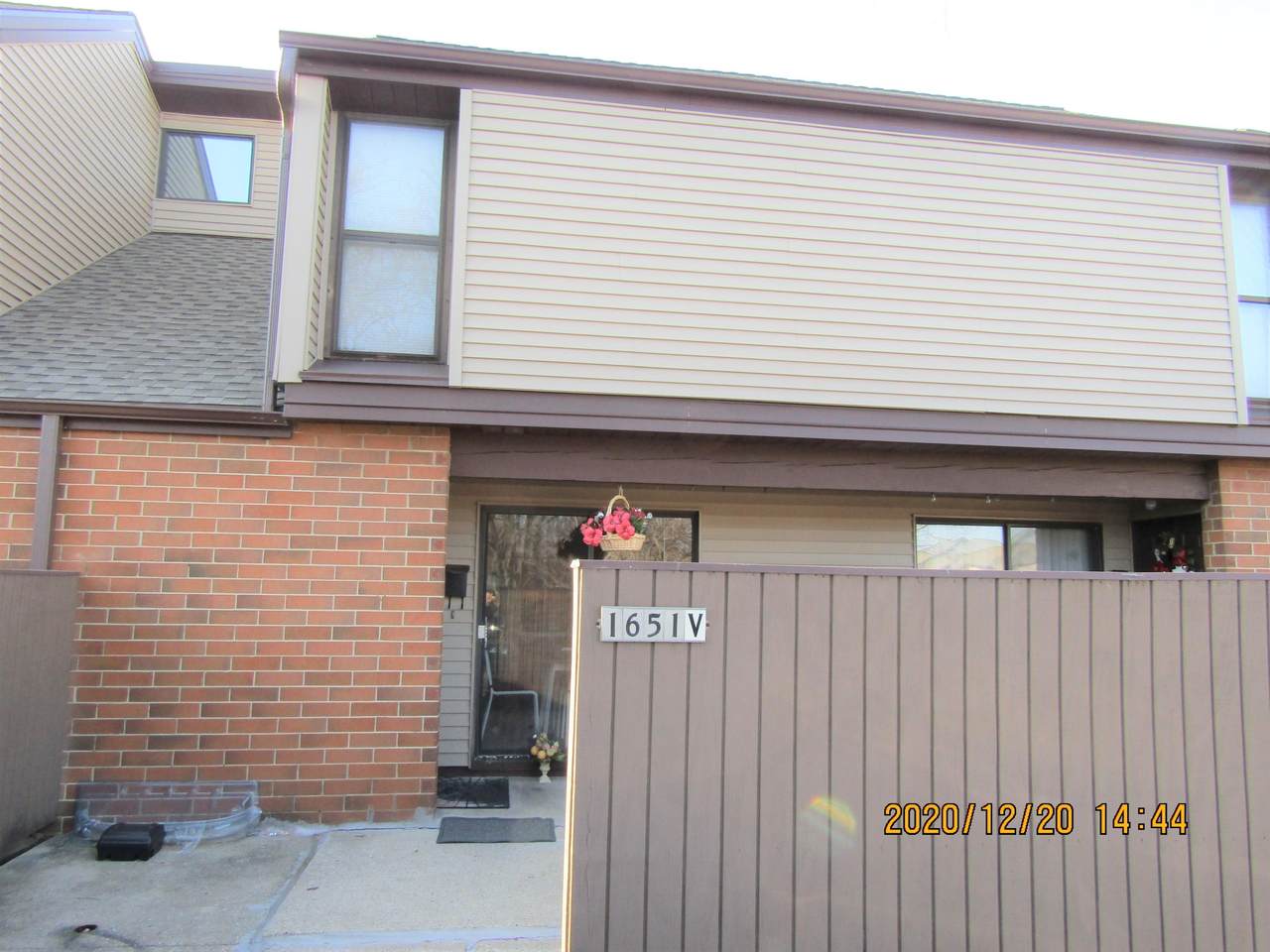 1651 Edgerton Ave - Photo 1