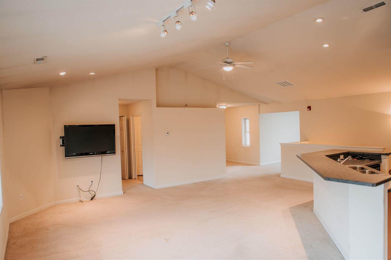 410 Veterans Way - Photo 1
