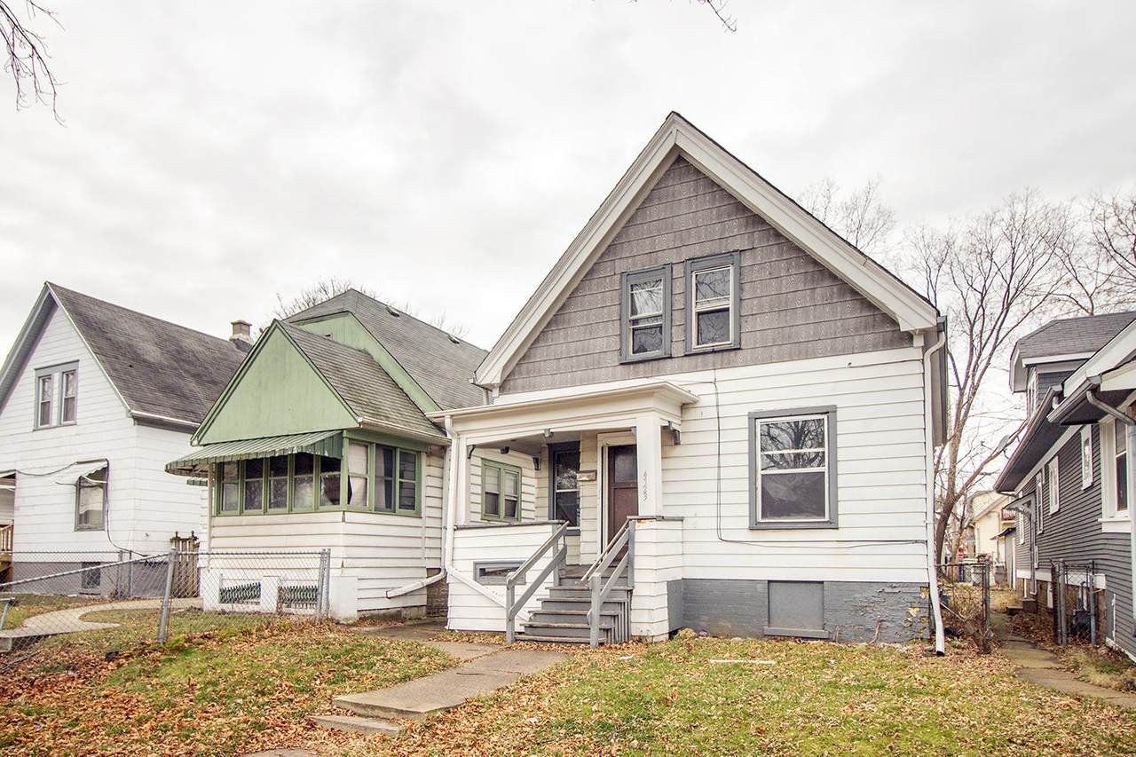 4723 29th St - Photo 1