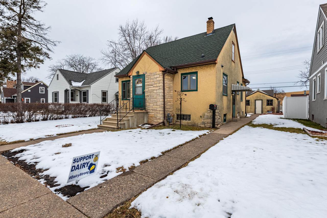 1921 Green Bay St - Photo 1