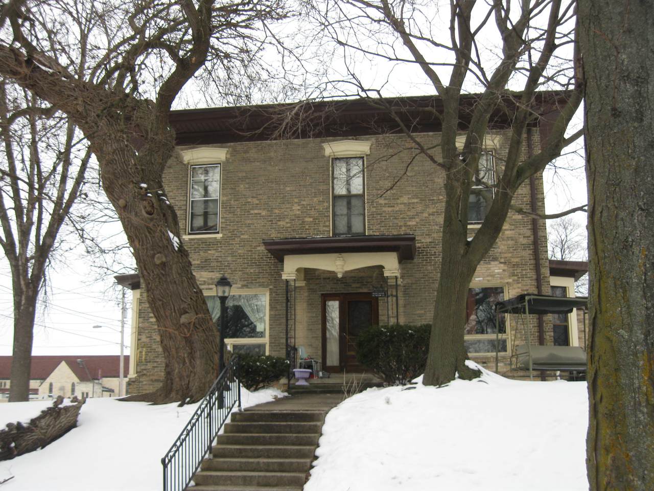 500 Western Ave - Photo 1