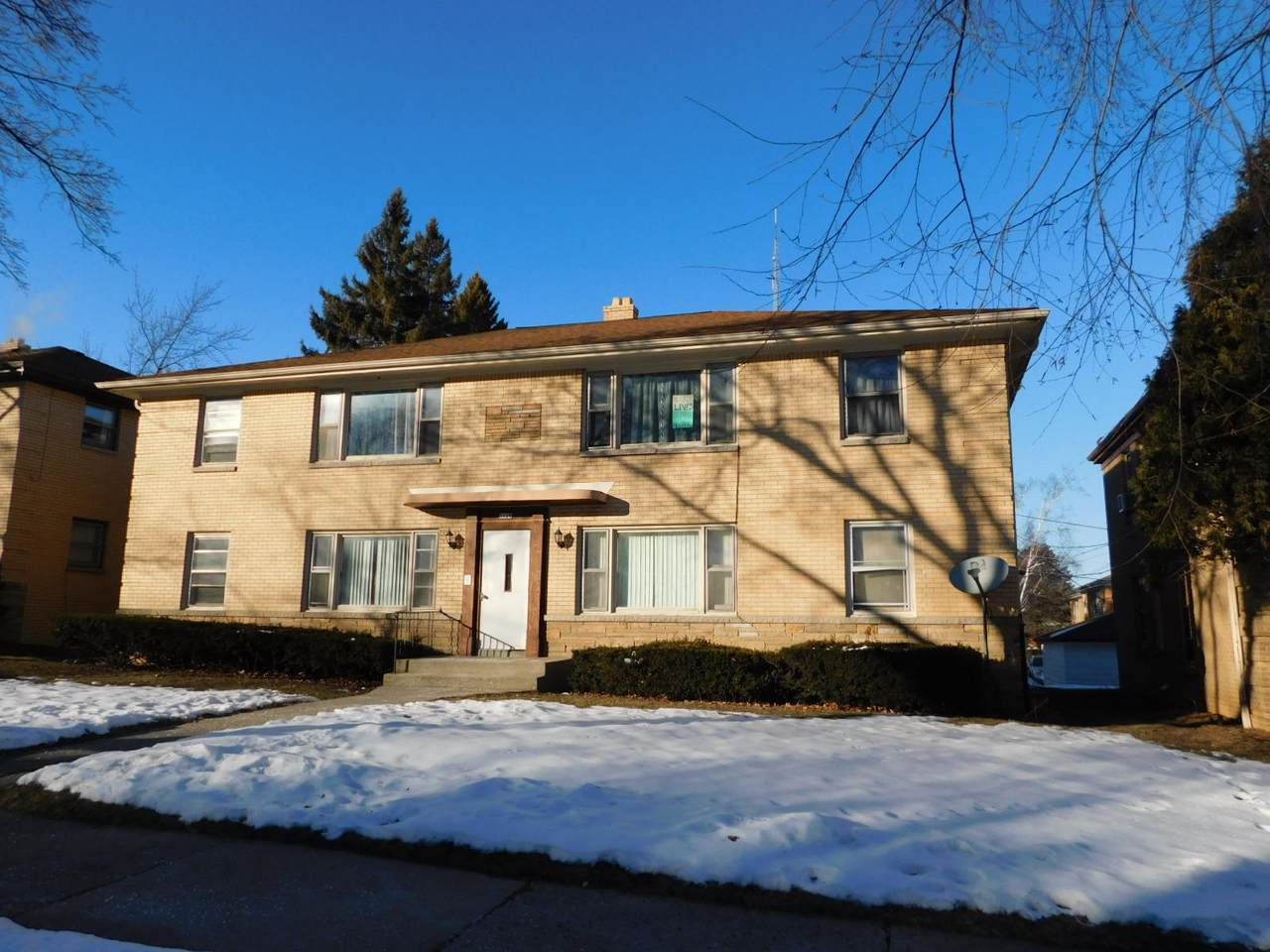 1128 Singer Cir - Photo 1