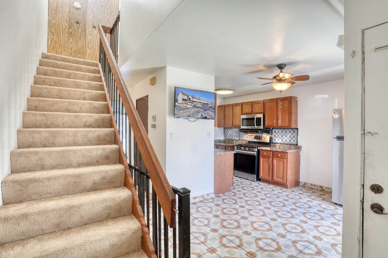 5229 13th St - Photo 1