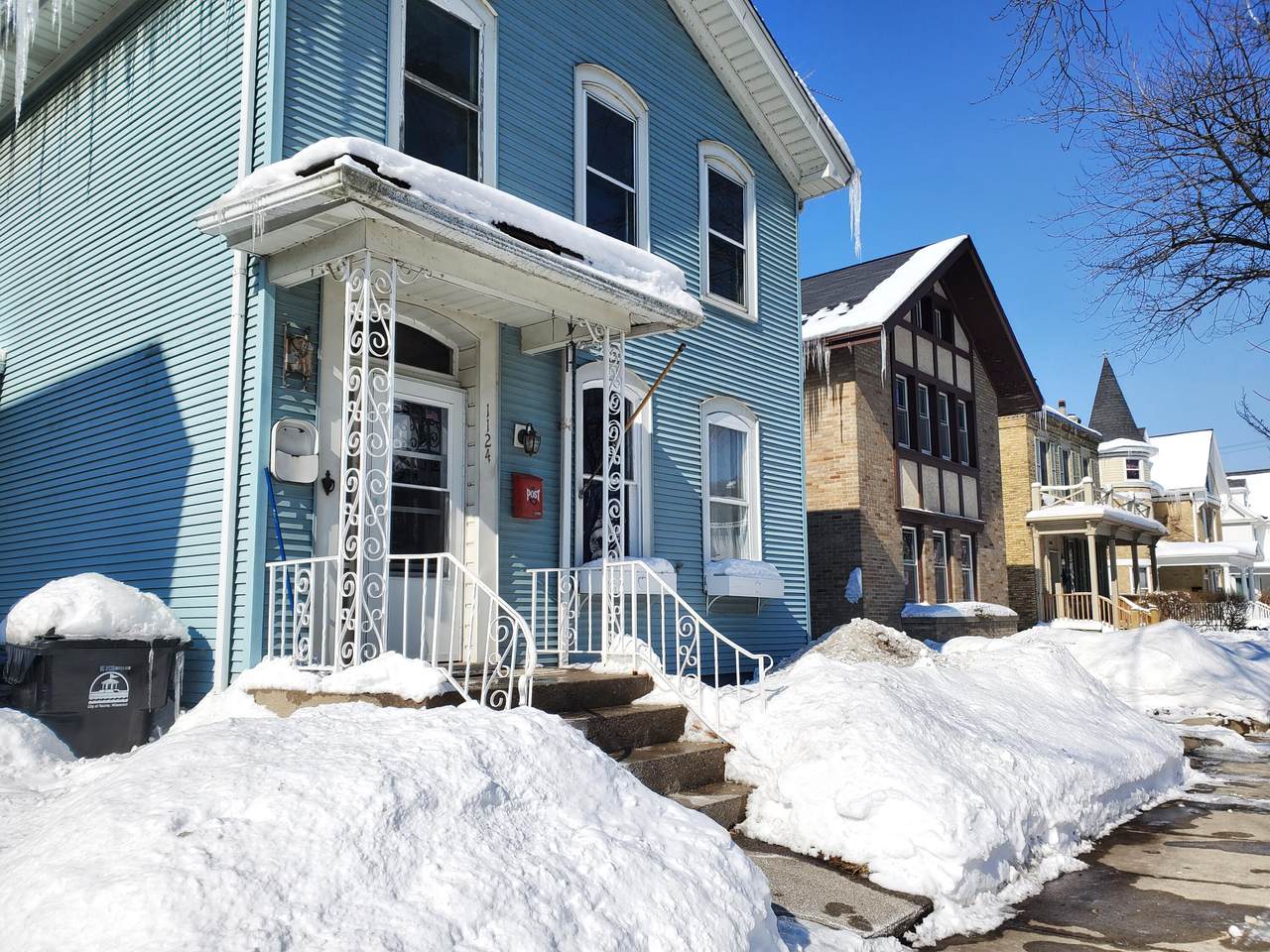 1124 Park Ave - Photo 1