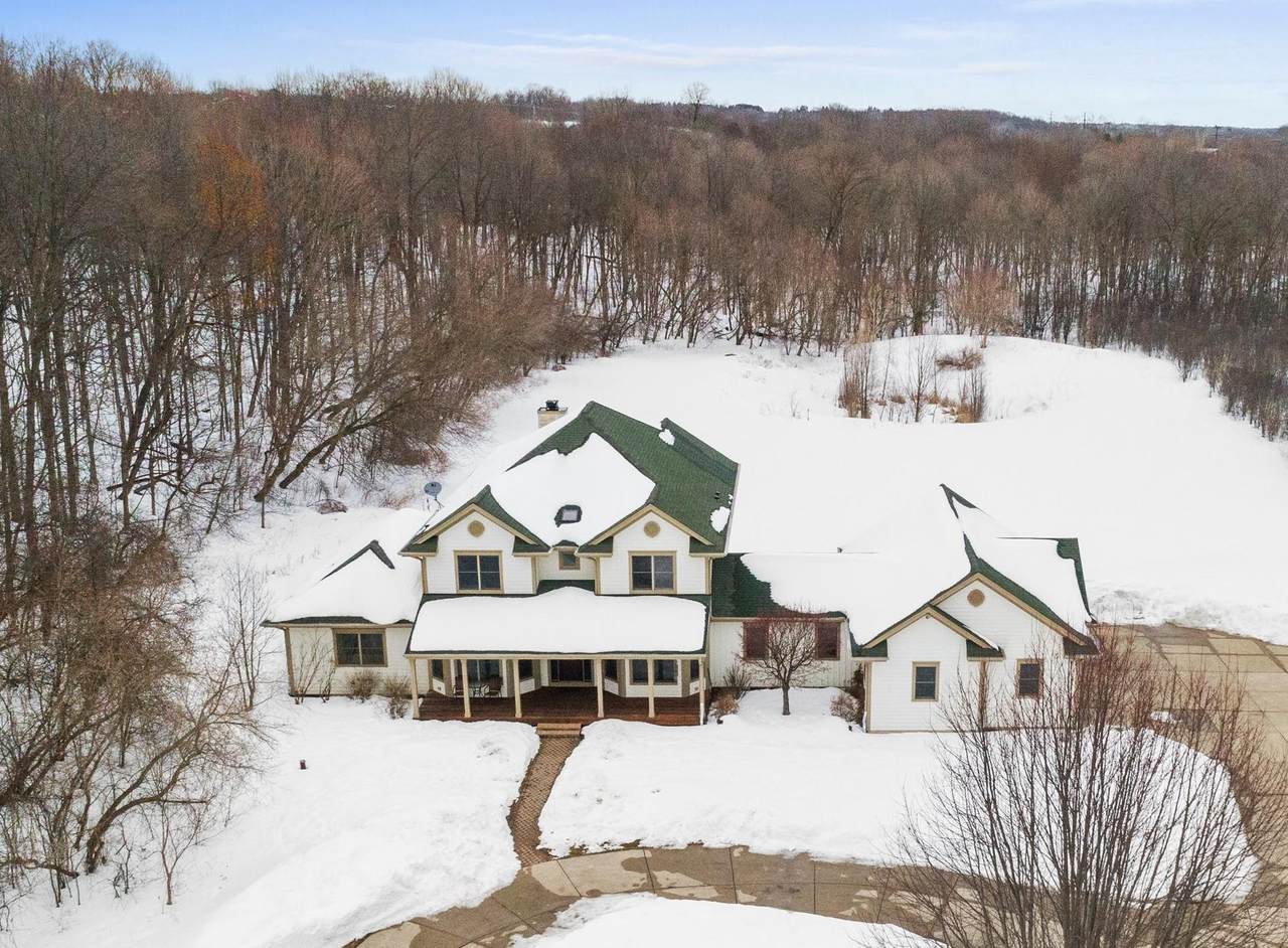 7048 Ridgeview Ct - Photo 1
