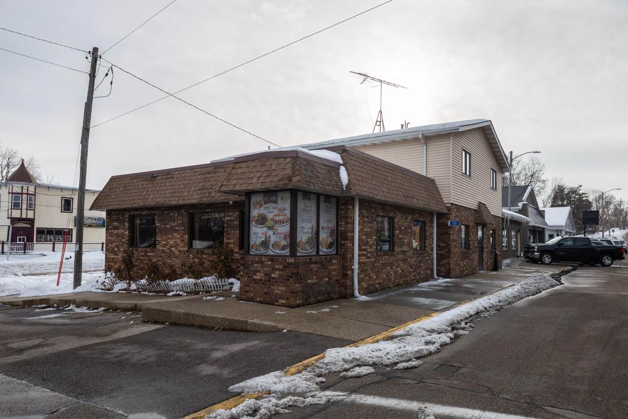 201 Main St - Photo 1