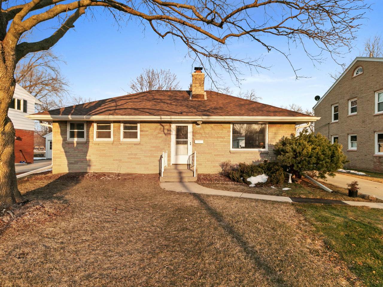 6224 Swift Ave - Photo 1