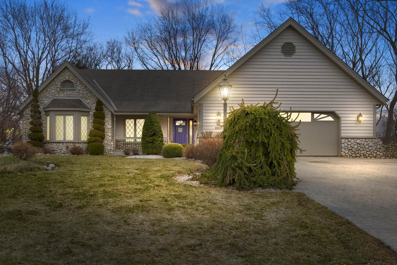 N58W24211 Clover Dr - Photo 1
