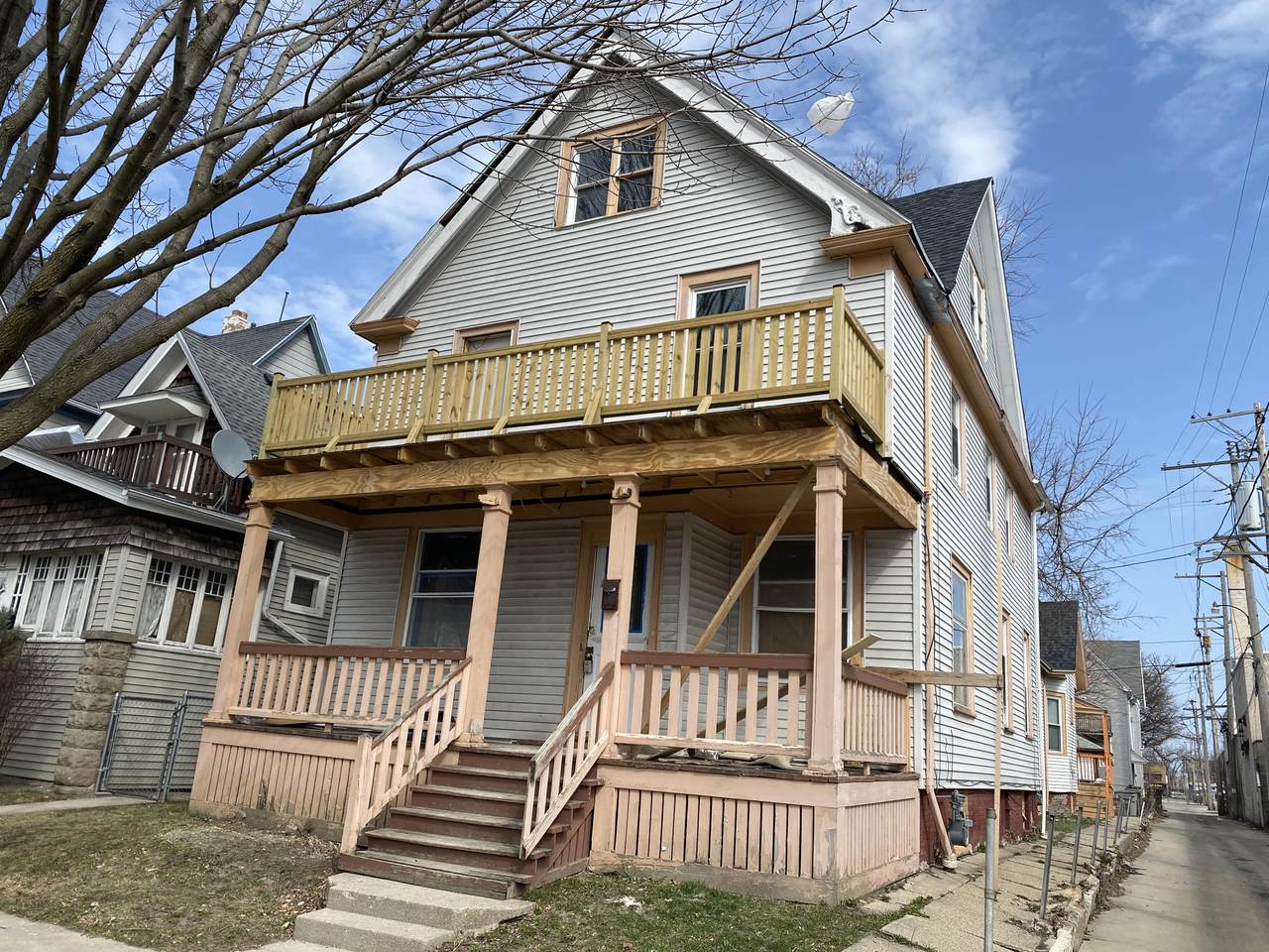 1418 30th St - Photo 1