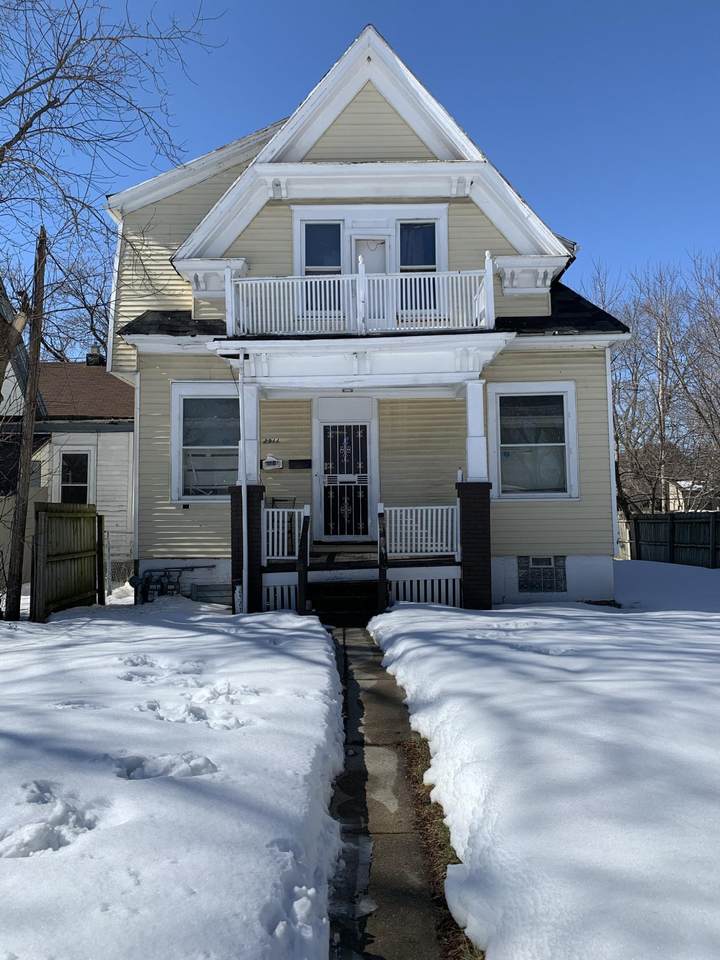 2911 6th St - Photo 1