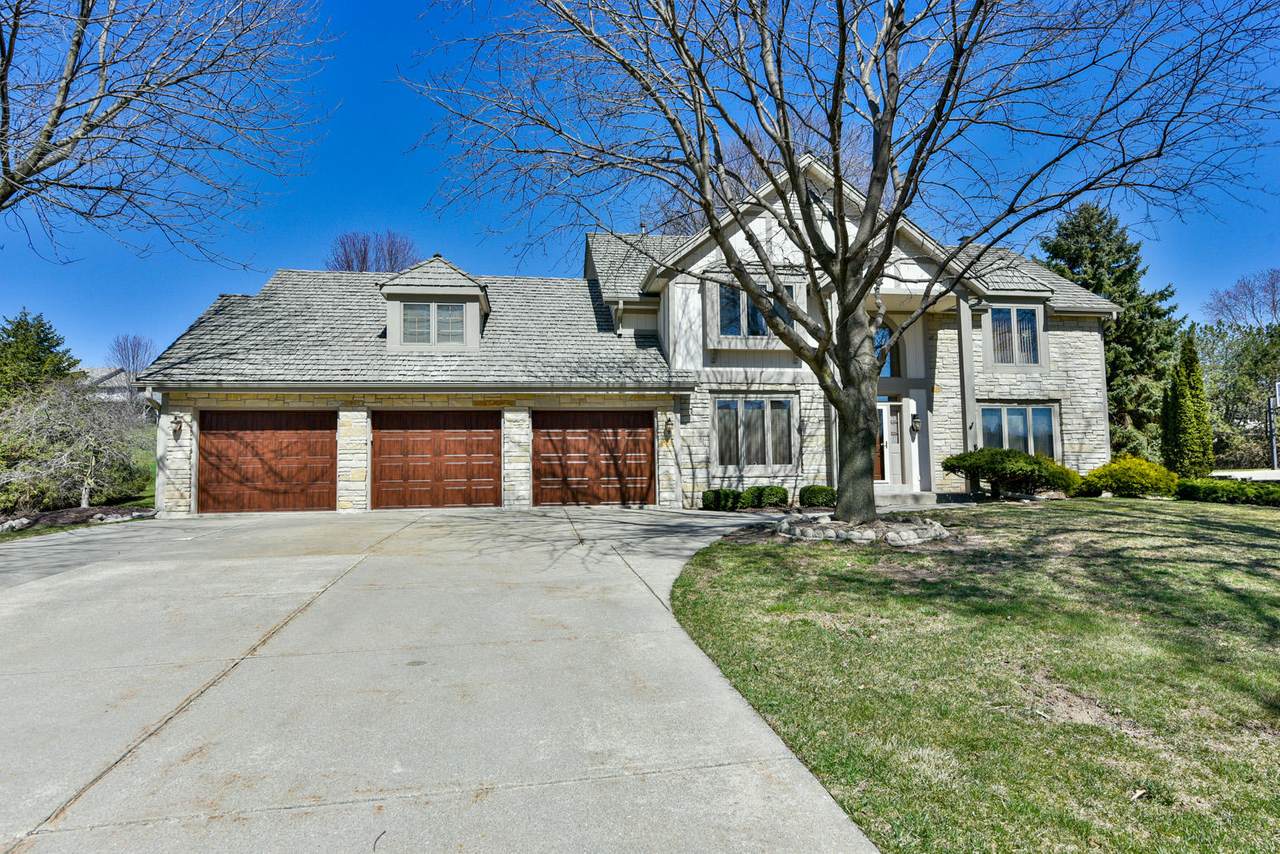 N32W23262 Fieldside Rd - Photo 1