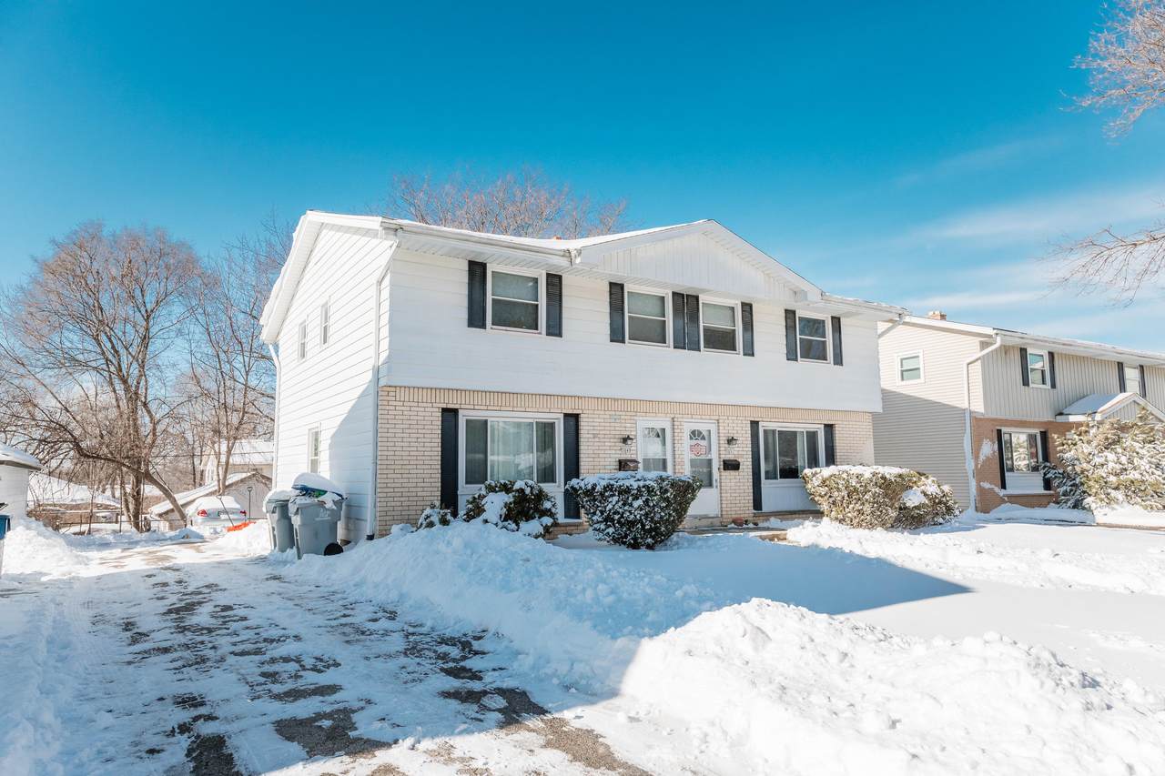 5049 106th St - Photo 1