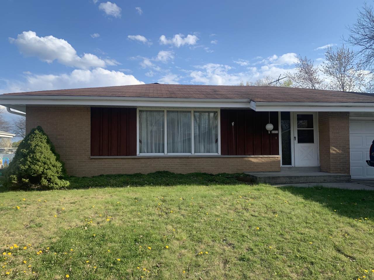 2231 Spruce Ct - Photo 1