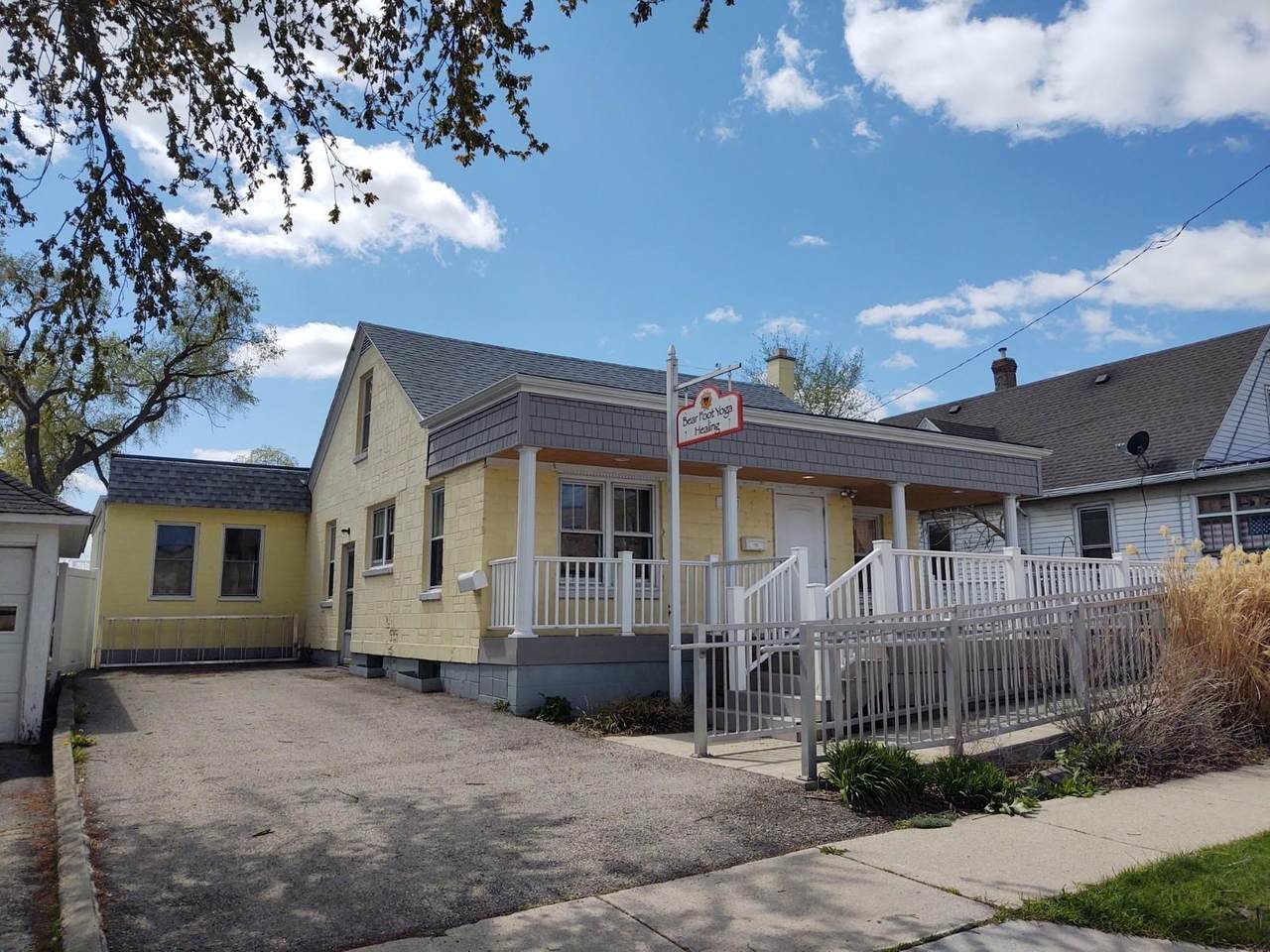 217 Jefferson St - Photo 1