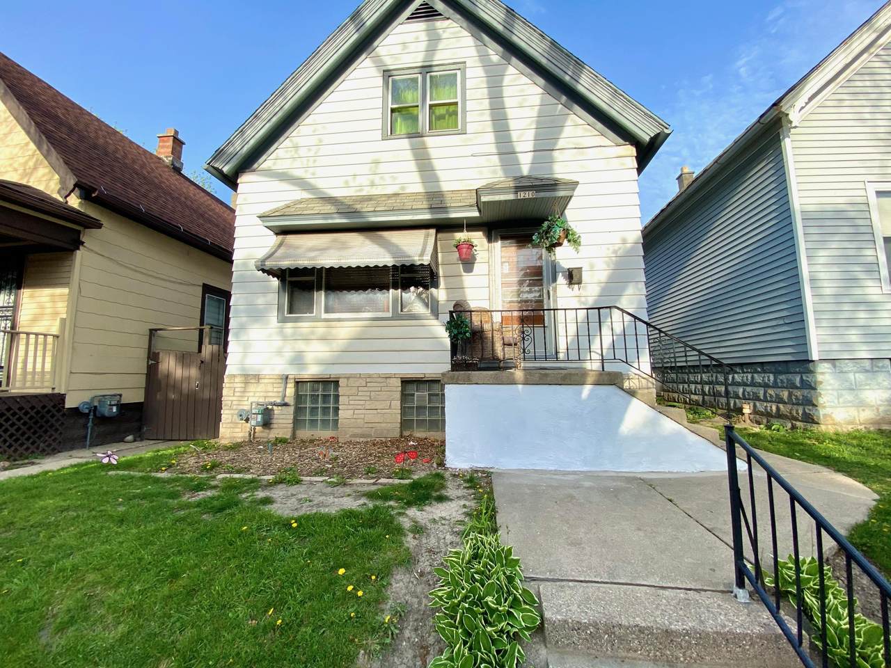 1210 18th St - Photo 1