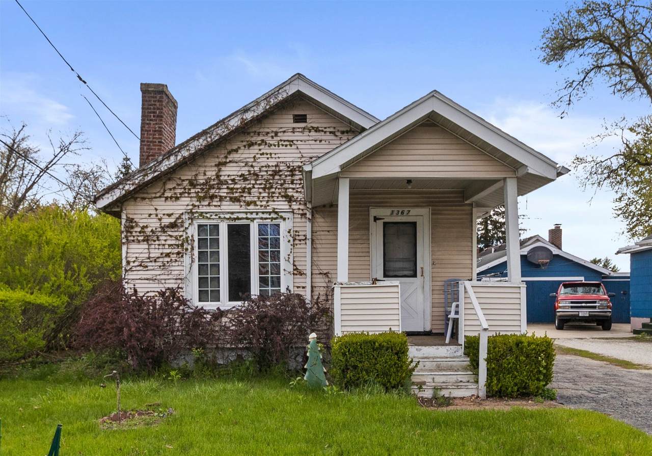 1367 Sheridan Rd - Photo 1