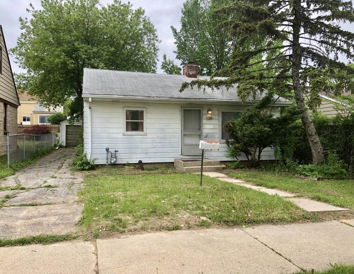 3745 96th St - Photo 1