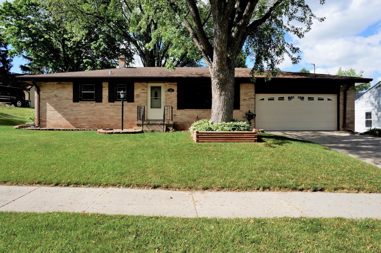 1618 Concord Ln - Photo 1