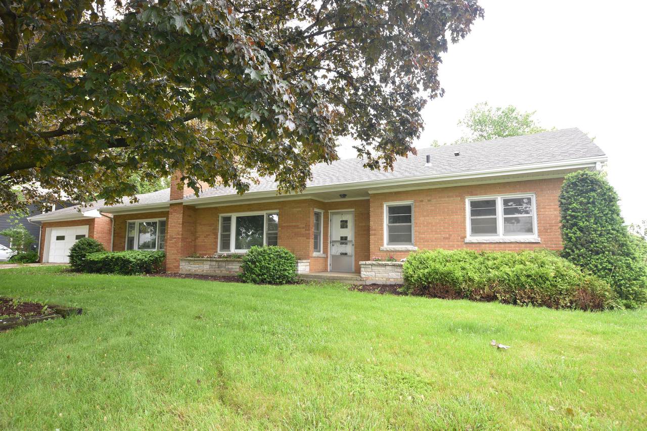 416 Maple Ave - Photo 1