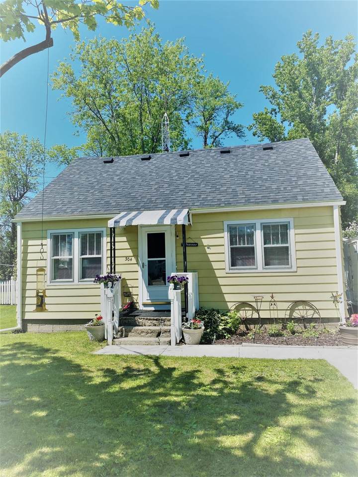 304 46th Ave - Photo 1