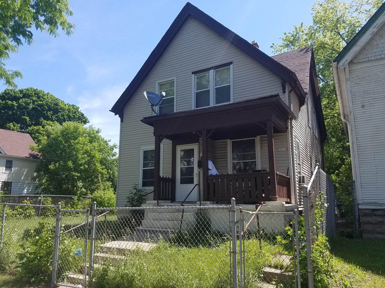 2942 24th Pl - Photo 1