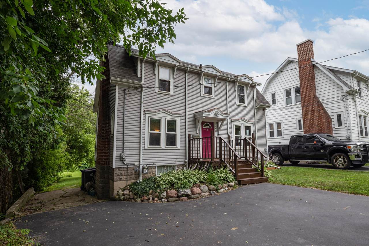 348 Wisconsin Ave - Photo 1
