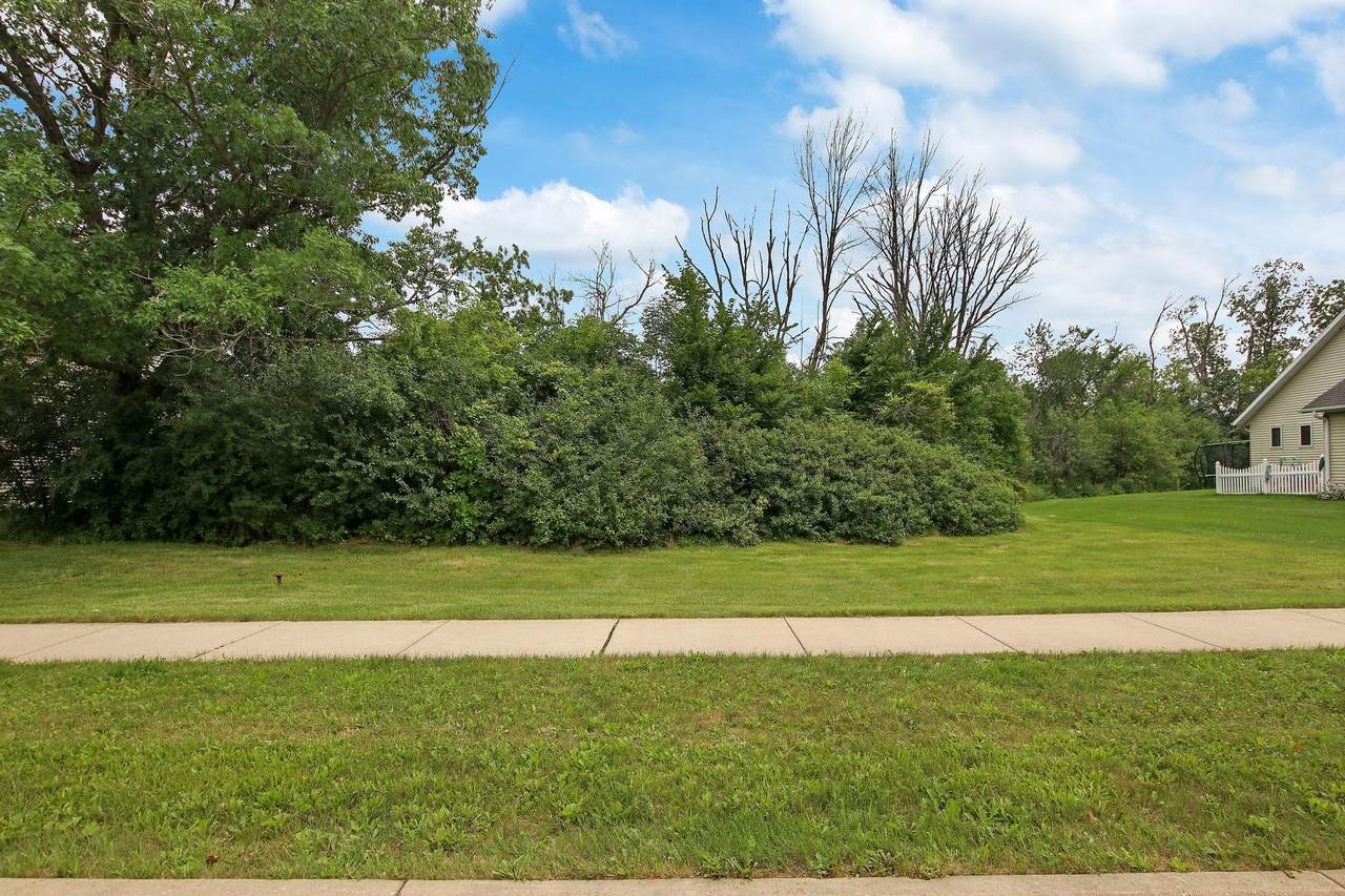 2124 Ravenswood Rd - Photo 1