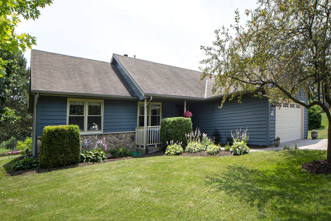 S32W31809 Squire Ct - Photo 1