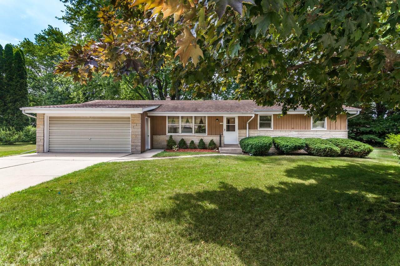 1212 Daisy Ln - Photo 1