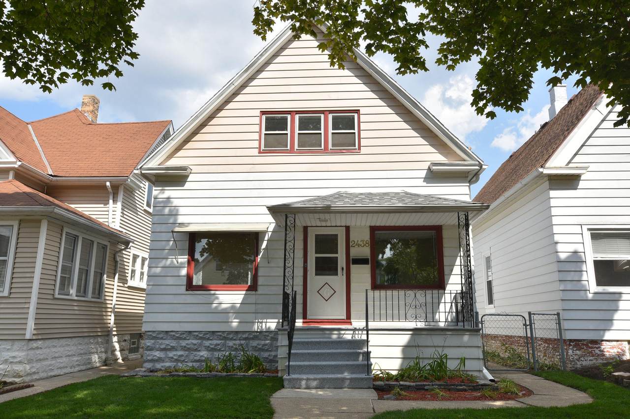 2438 30th St - Photo 1