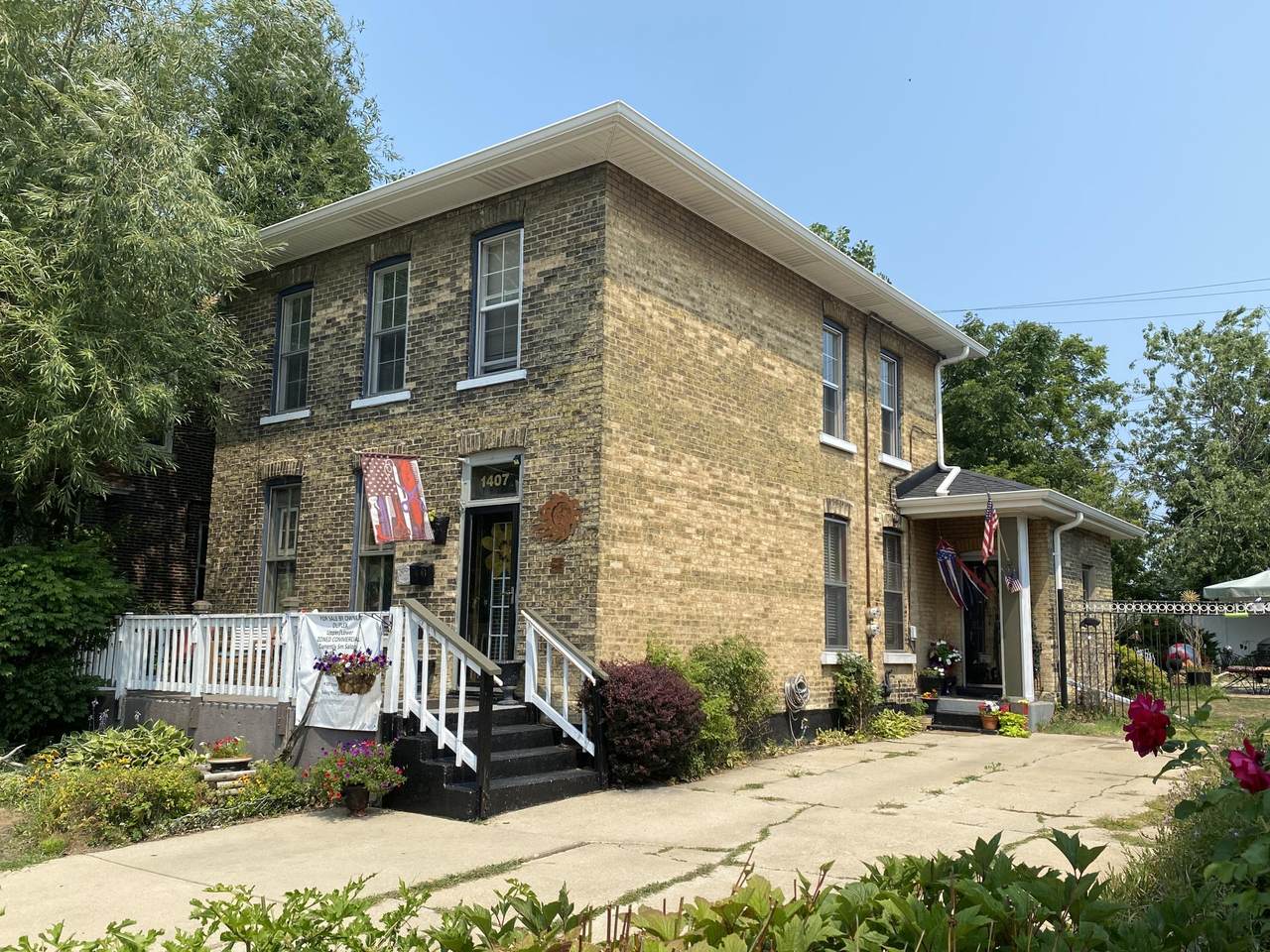 1407 Main St - Photo 1