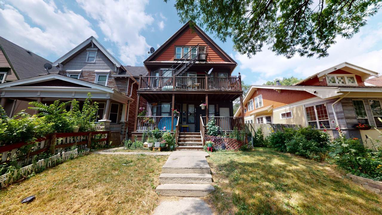 1213 36th St - Photo 1