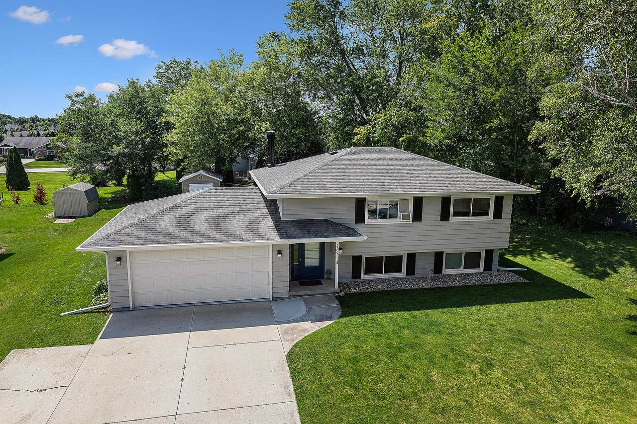 2109 Hickory Ln - Photo 1