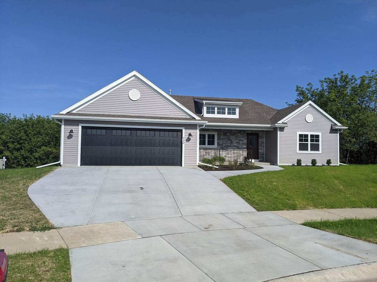 208 Stonefield Dr - Photo 1