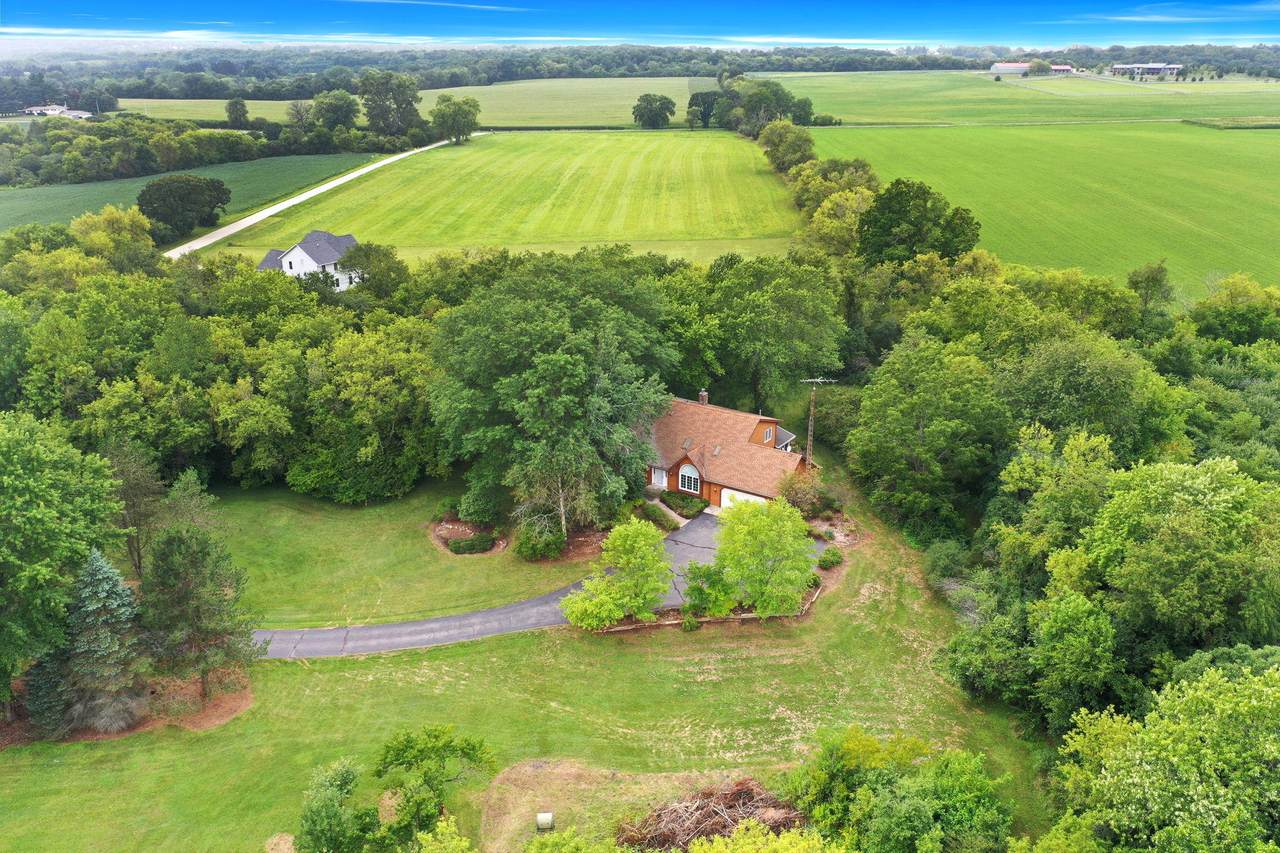 7290 Side Rd - Photo 1