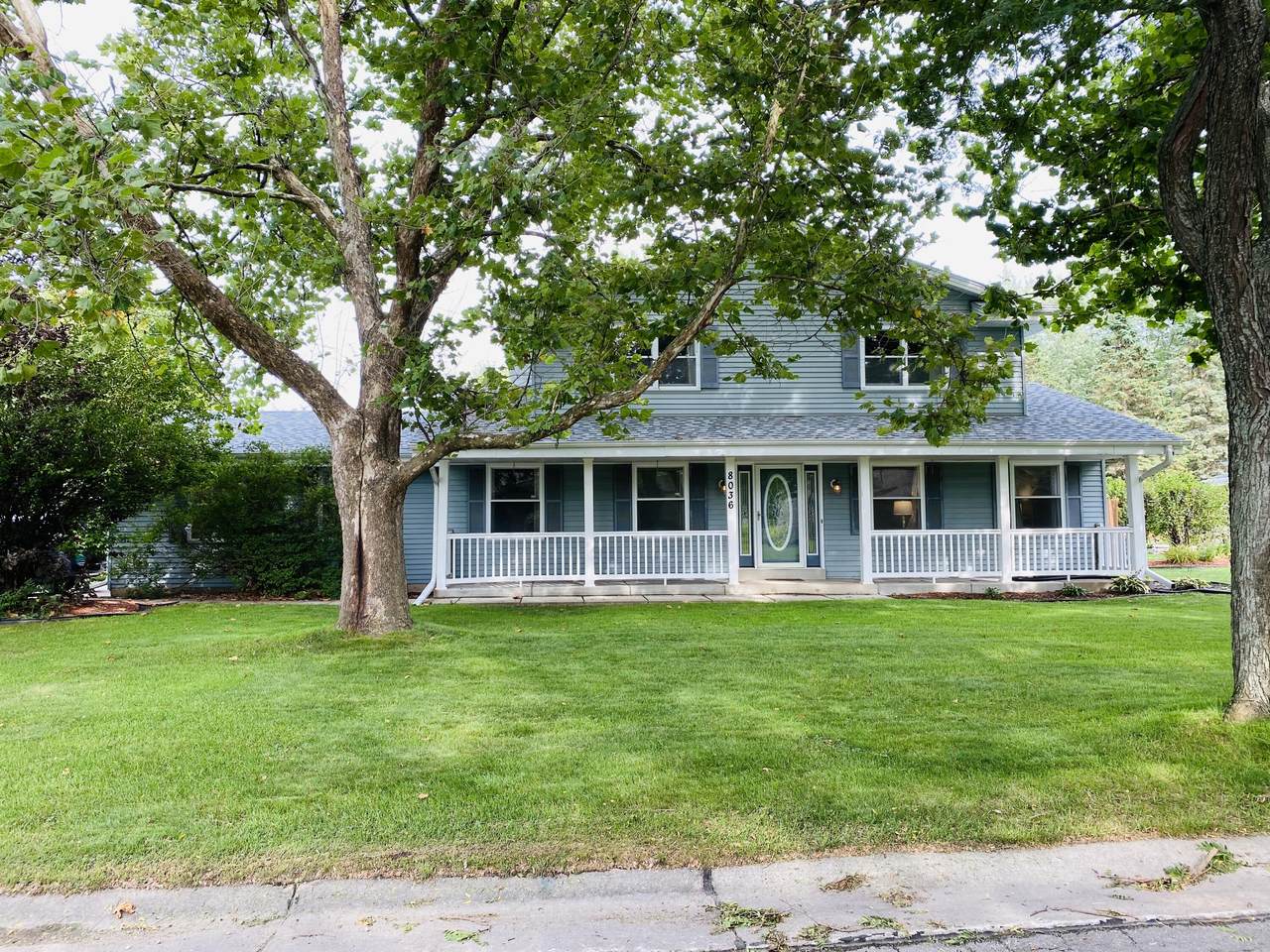 8036 77th St - Photo 1