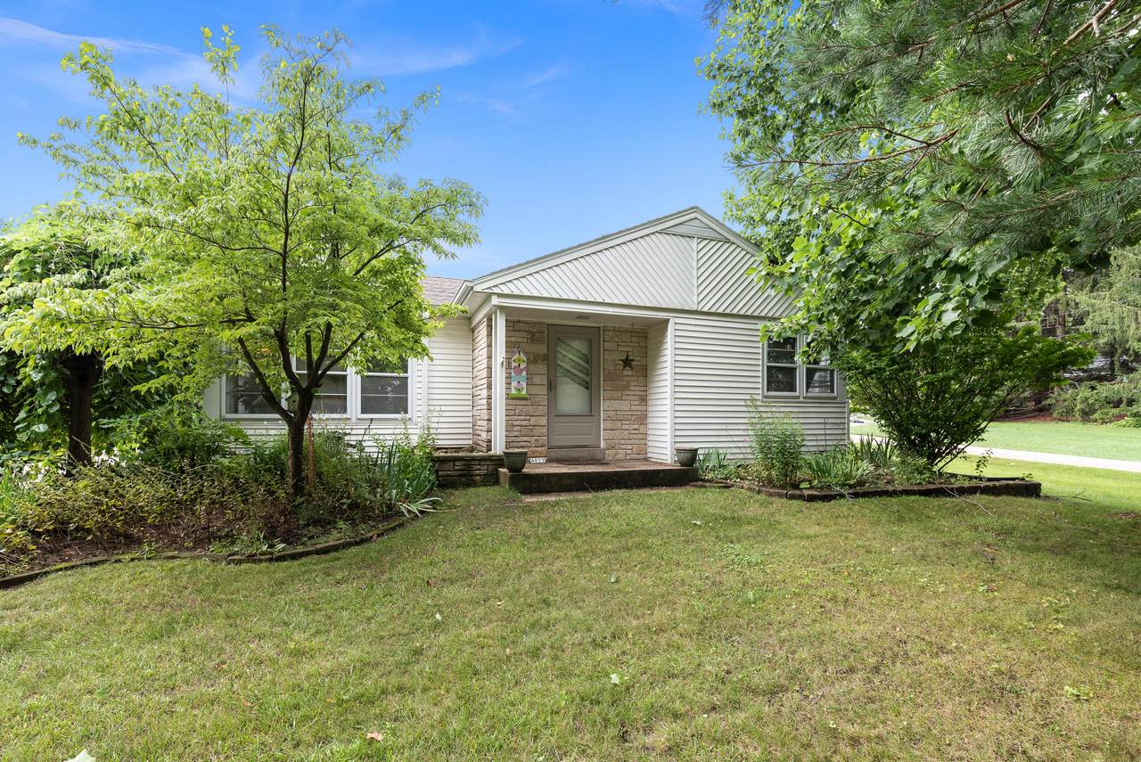 4037 Parkland Ave - Photo 1